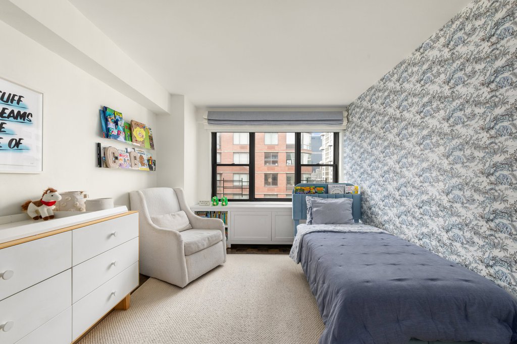 301 East 64th Street, Unit 17B photo 6
