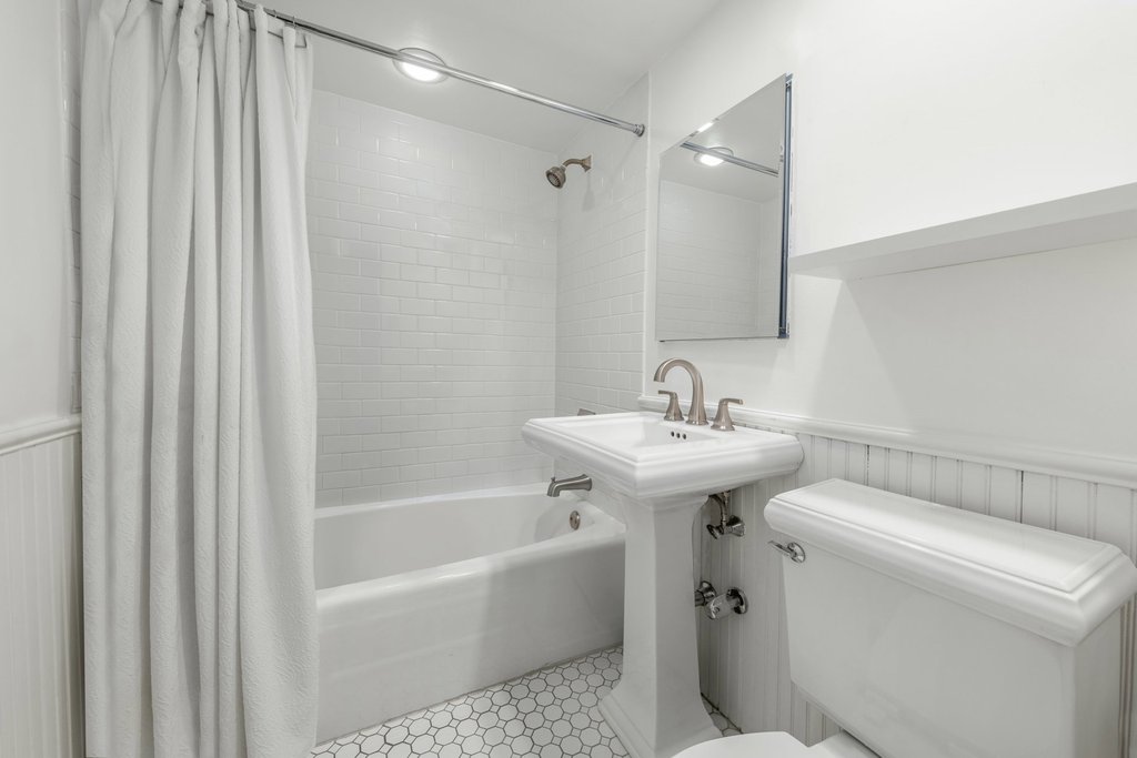 301 East 64th Street, Unit 17B photo 7
