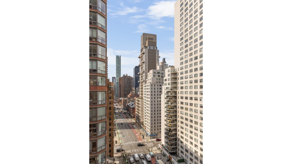 301 East 64th Street, Unit 17B photo 8