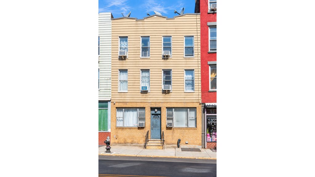 163 Greenpoint Avenue – For Sale photo 9