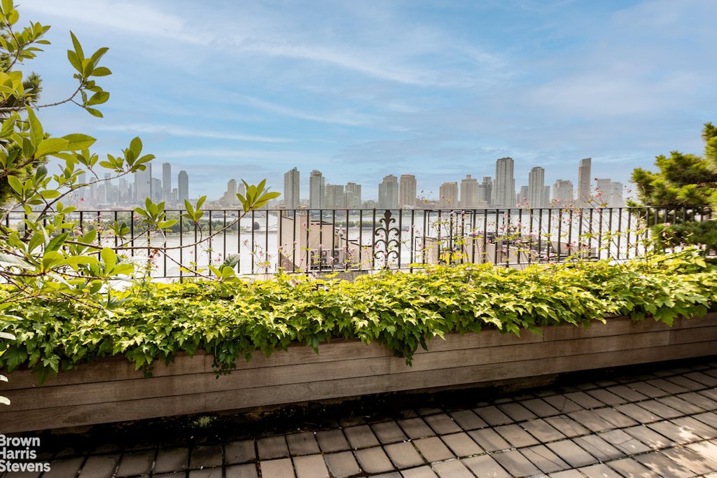 30 Beekman Place, Unit PH photo 14
