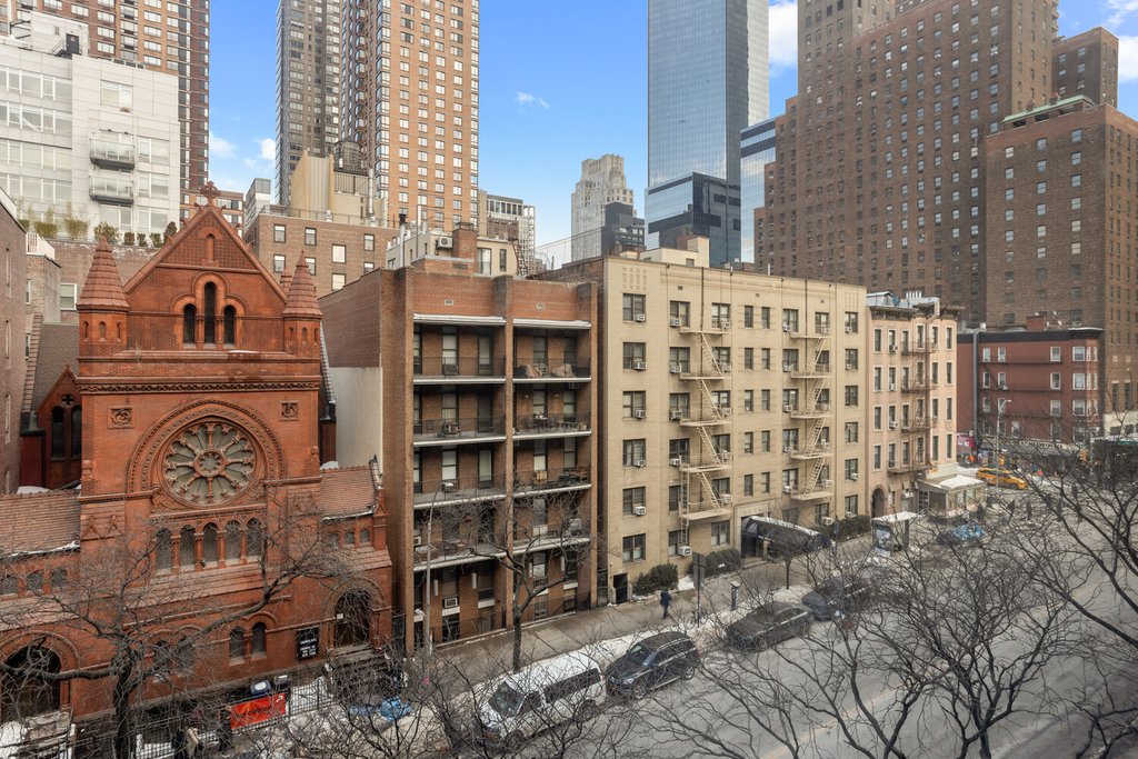408 West 57th Street, Unit 6G photo 4