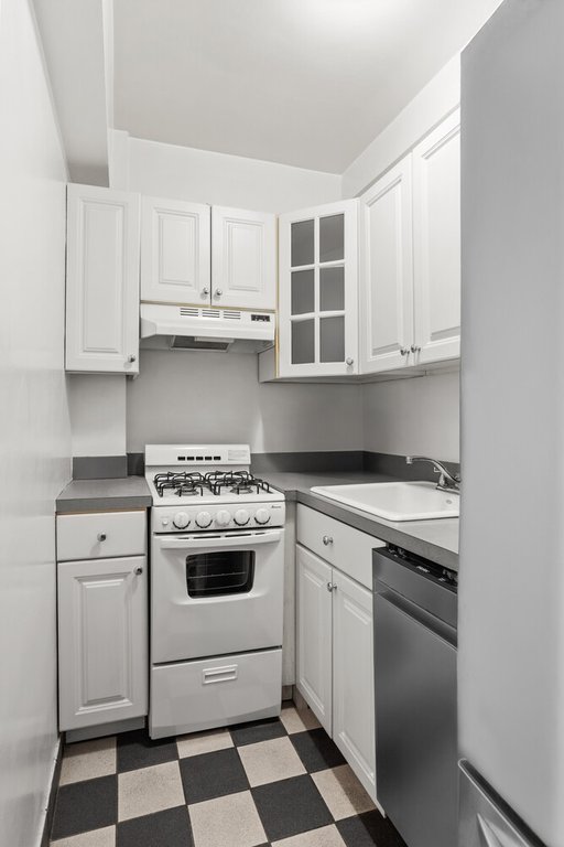 408 West 57th Street, Unit 6G photo 8