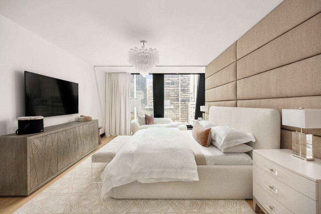 53 West 53rd Street, Unit 18B photo 11
