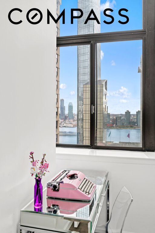 310 East 46th Street, Unit 19L photo 6