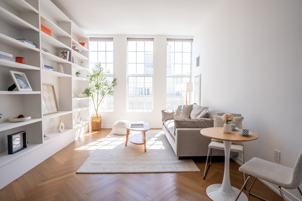 184 Kent Avenue, Unit A616