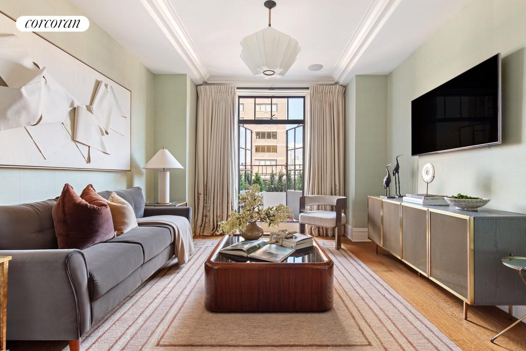 730 Park Avenue, Unit 15/16A photo 4