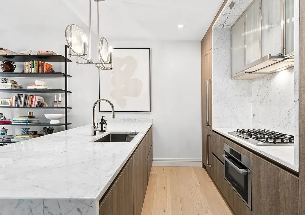 181 East 28th Street, Unit 402 photo 3