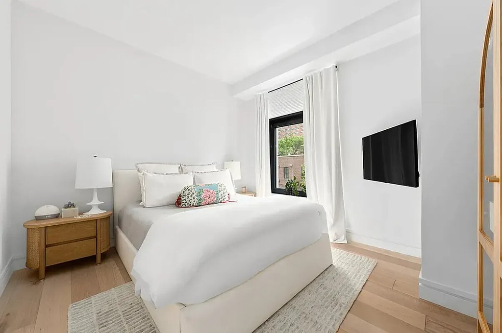 181 East 28th Street, Unit 402 photo 4