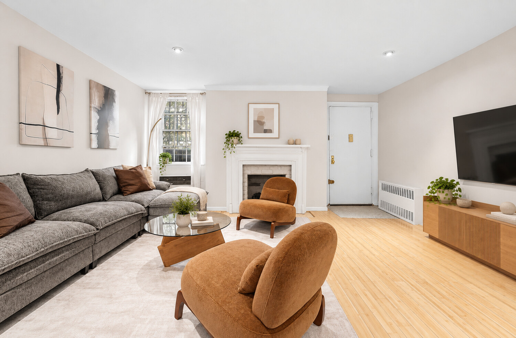 162 Ninth Avenue, Unit B photo 3