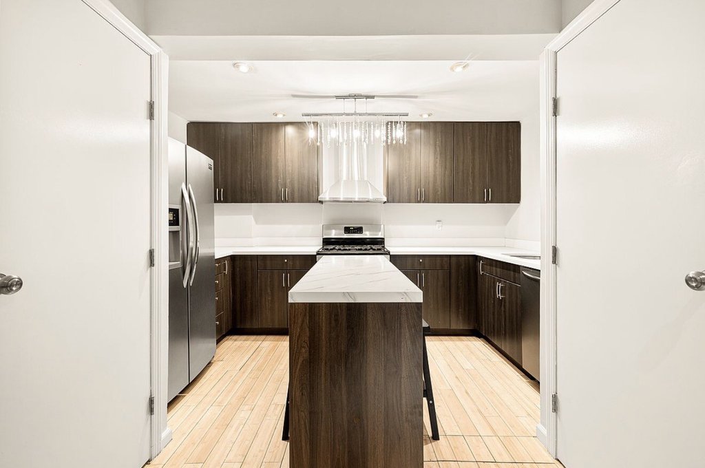 162 Ninth Avenue, Unit B photo 4