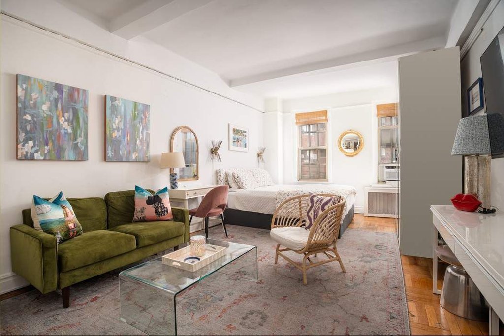 24 Fifth Avenue, Unit 811