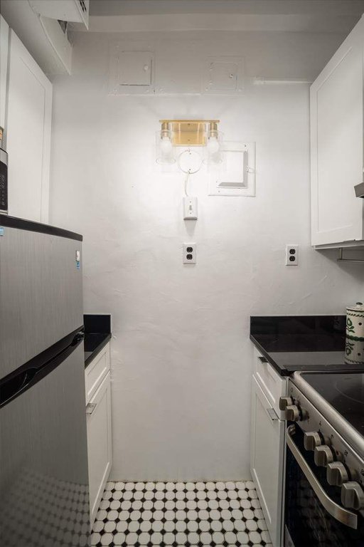 24 Fifth Avenue, Unit 811 photo 6