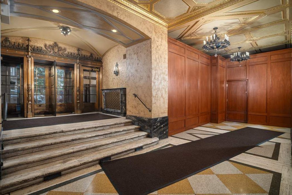 24 Fifth Avenue, Unit 811 photo 9