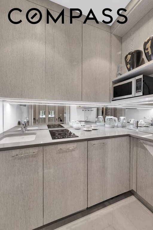 465 Park Avenue, Unit 9F photo 5