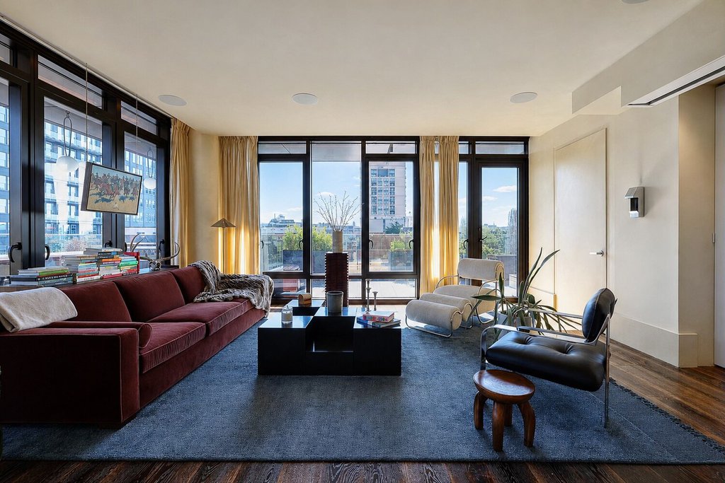 429 Kent Avenue, Unit 901 photo 2