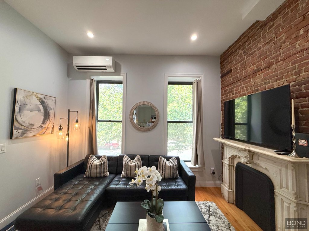 587 Greene Avenue, Unit Parlor photo 3