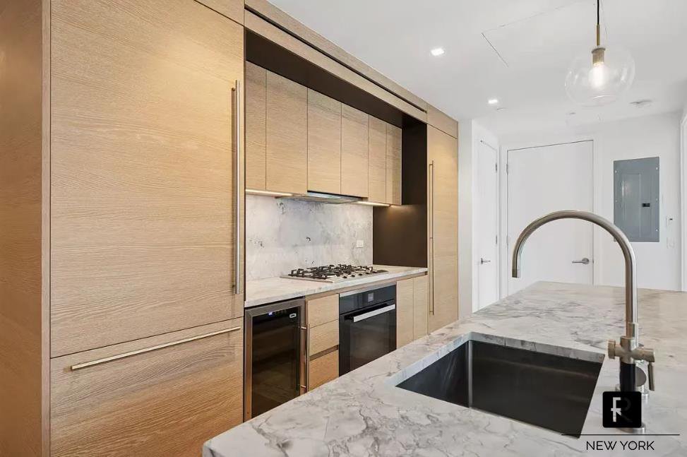 215 West 28th Street, Unit 6E photo 6