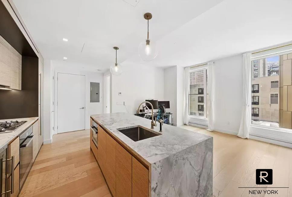 215 West 28th Street, Unit 6E photo 10