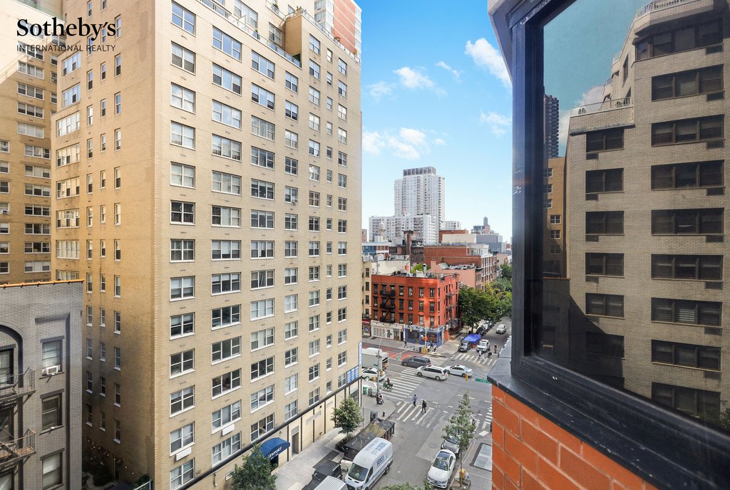 330 East 75th Street, Unit 7K photo 10