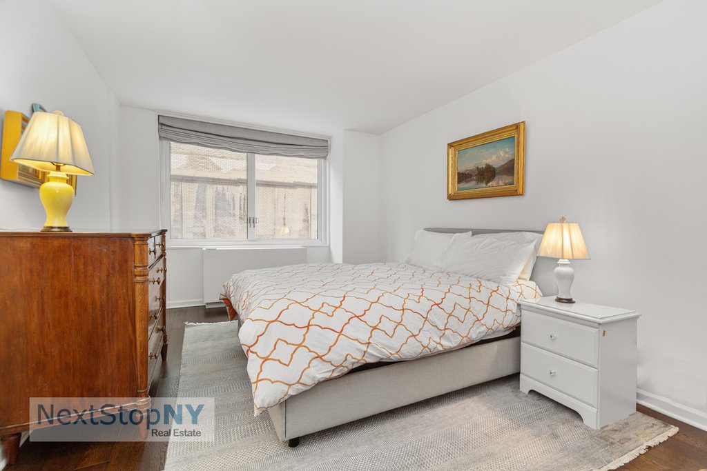 245 East 54th Street, Unit 4C photo 4