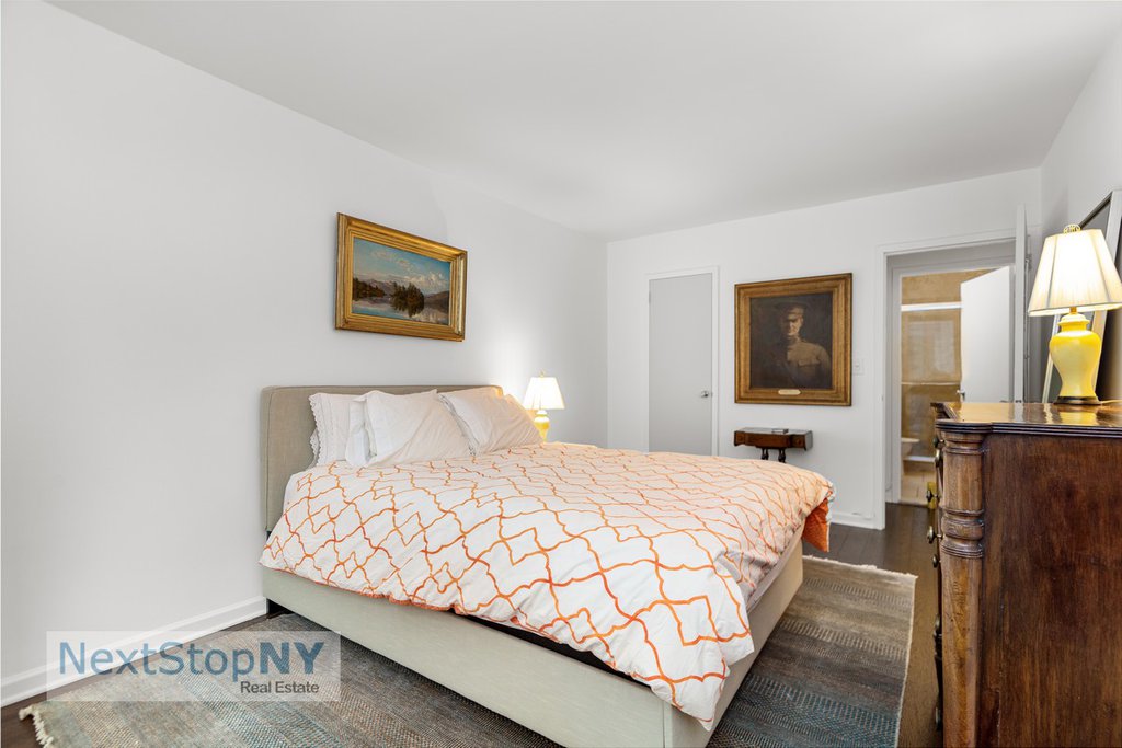 245 East 54th Street, Unit 4C photo 6