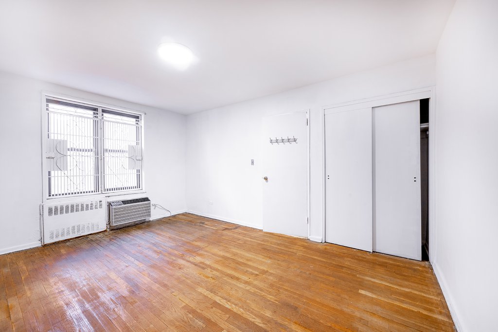 65-15 38th Avenue, Unit 4H photo 12