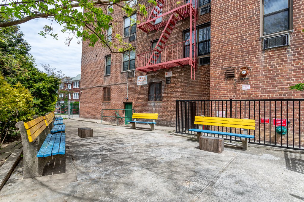 65-15 38th Avenue, Unit 4H photo 18