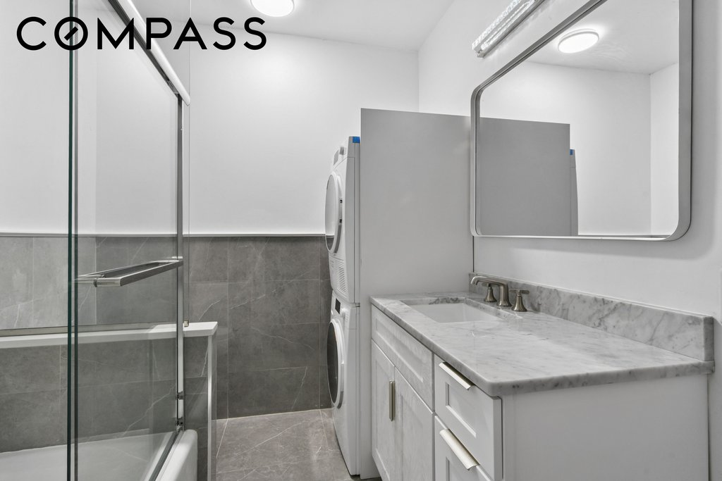 240 East 47th Street, Unit 22B photo 6