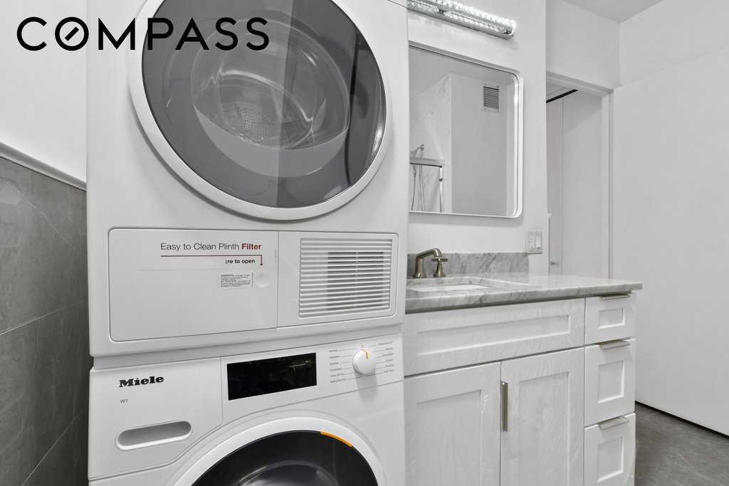 240 East 47th Street, Unit 22B photo 7