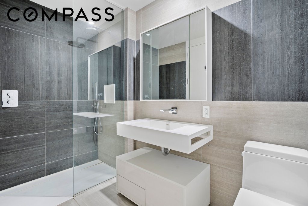 540 West 49th Street, Unit 405S photo 4