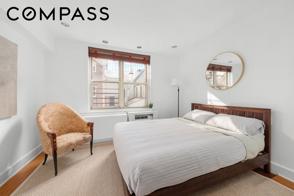 408 West 34th Street, Unit 4L photo 2