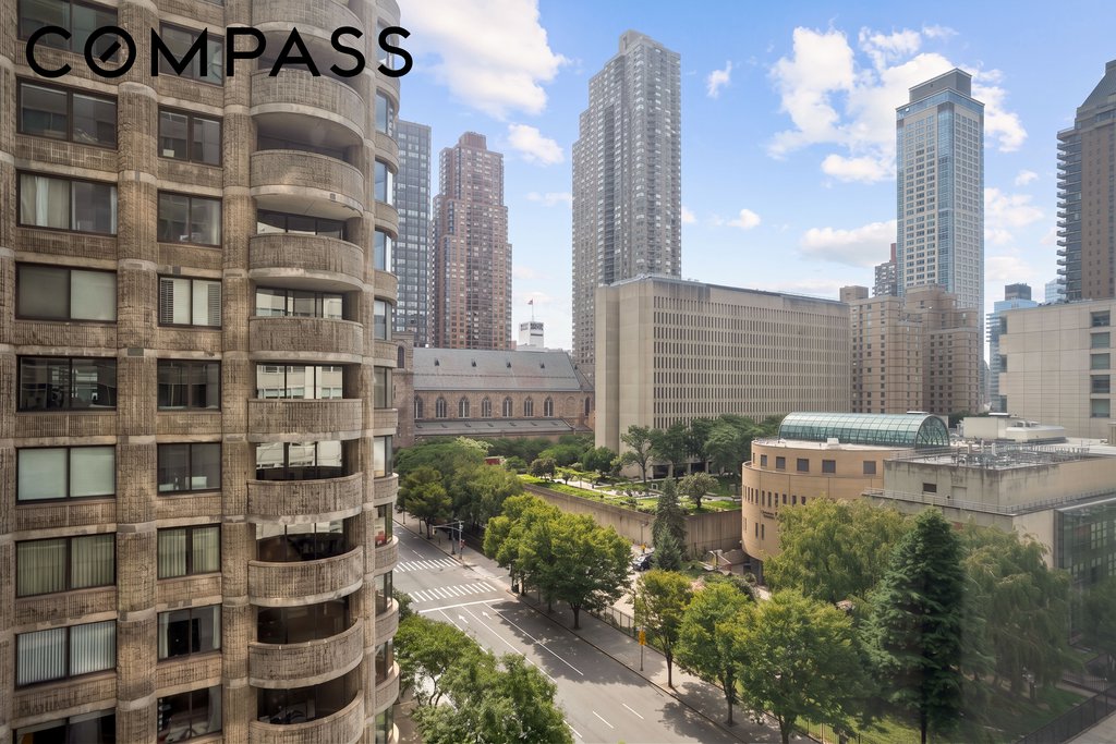 61 West 62nd Street, Unit 8H photo 7