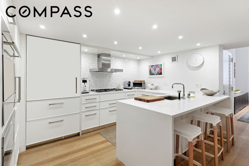 421 Hudson Street, Unit 221