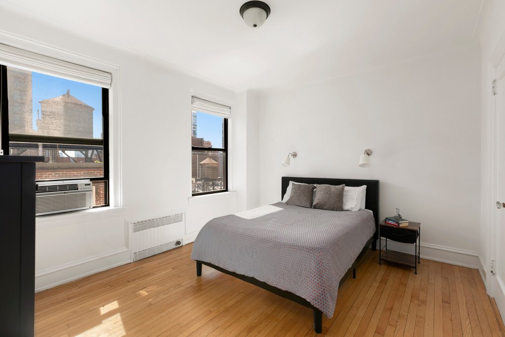136 East 36th Street, Unit 10DE photo 3