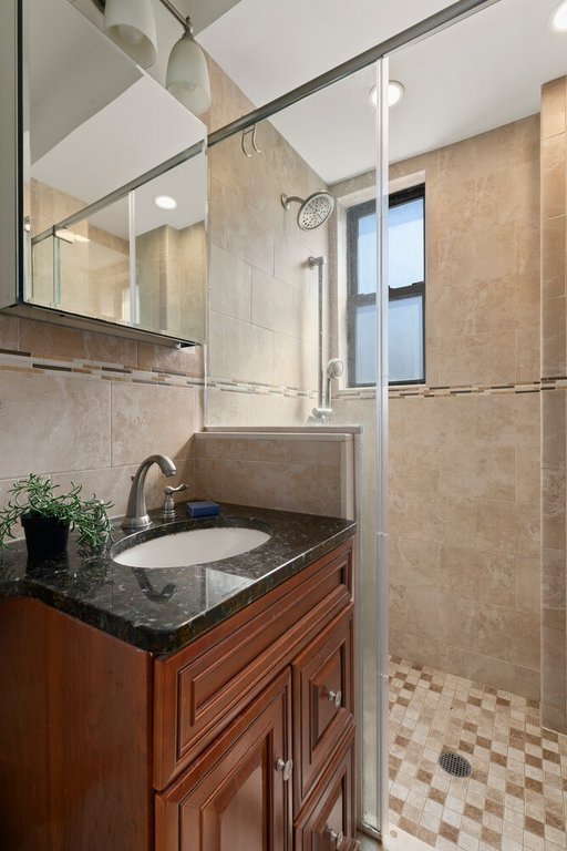 136 East 36th Street, Unit 10DE photo 6