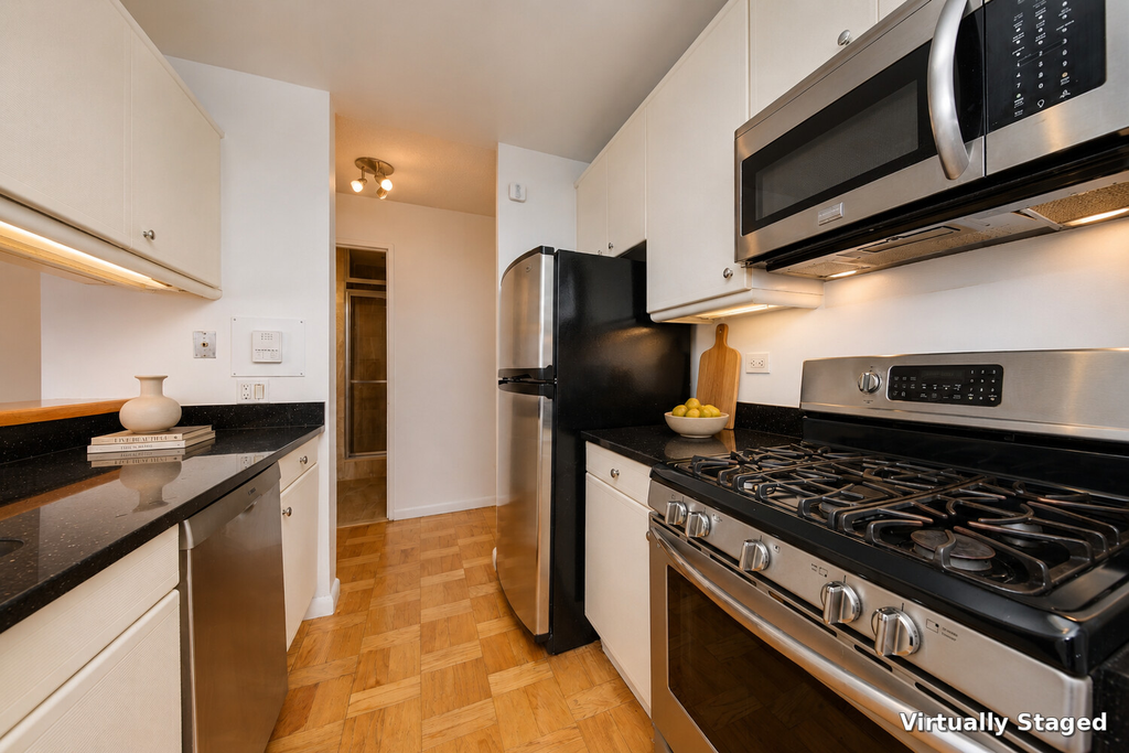 415 East 37th Street, Unit 35D photo 8