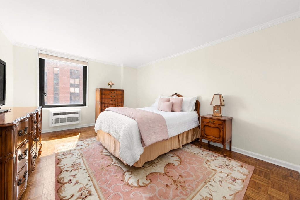1641 Third Avenue, Unit 22A photo 4