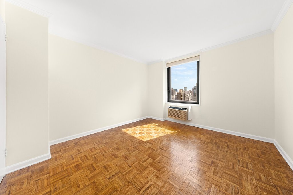 1641 Third Avenue, Unit 22A photo 5