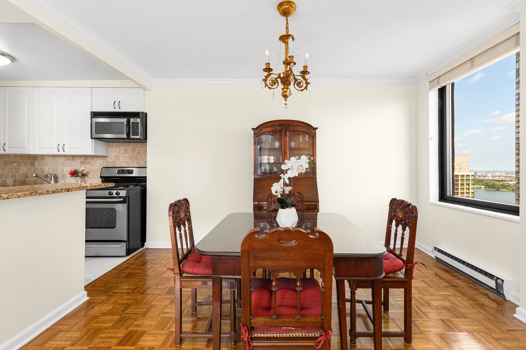 1641 Third Avenue, Unit 22A photo 2