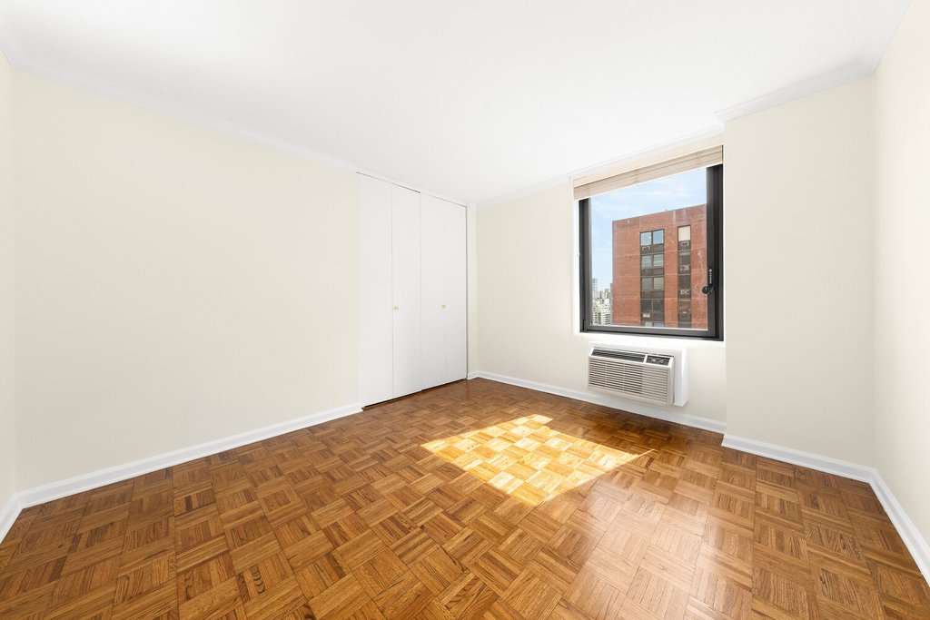 1641 Third Avenue, Unit 22A photo 6
