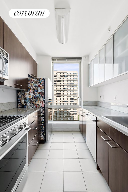 215 East 96th Street, Unit 23L photo 3