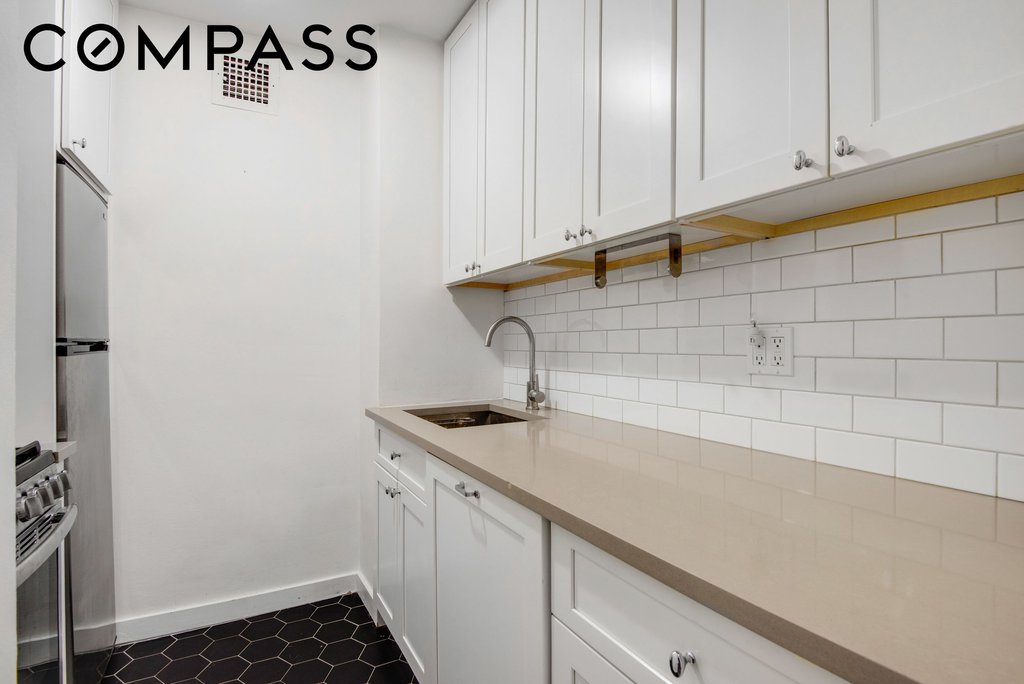 357 East 57th Street, Unit 2E photo 6