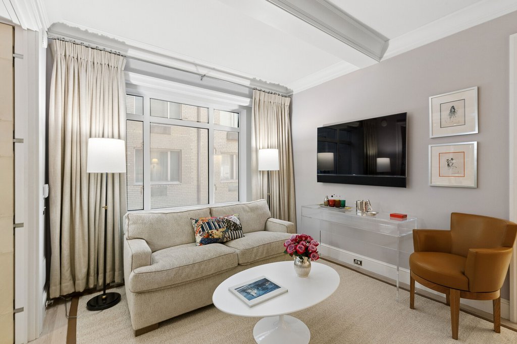 930 Fifth Avenue, Unit 3J photo 3