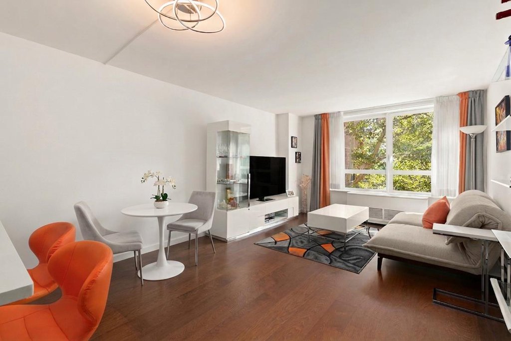 200 East 94th Street, Unit 125