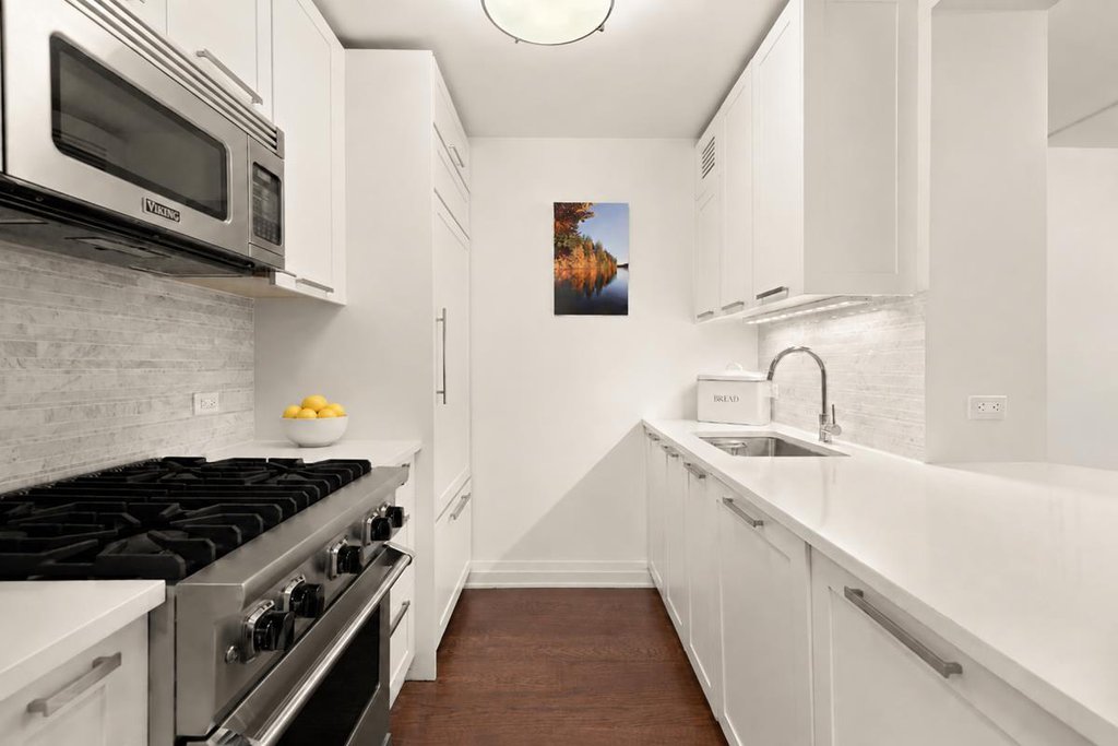 200 East 94th Street, Unit 125 photo 3