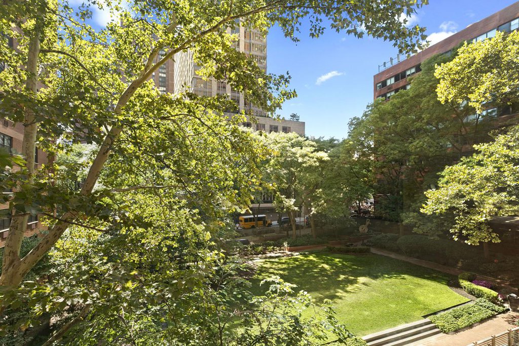 200 East 94th Street, Unit 125 photo 6