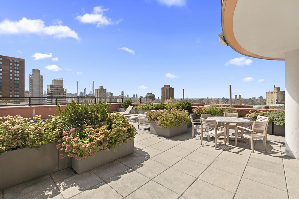 200 East 94th Street, Unit 125 photo 9