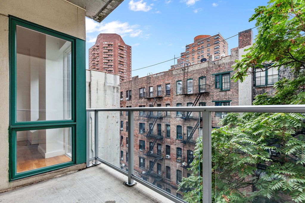 330 East 109th Street, Unit 5B photo 12