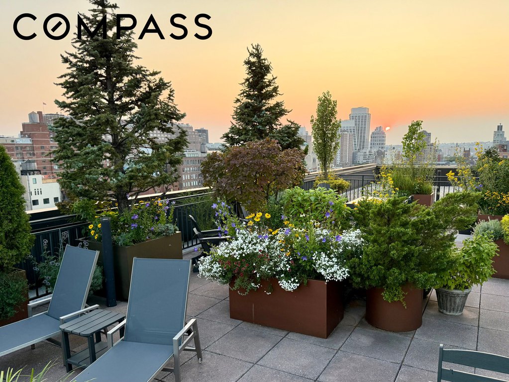 201 West 21st Street, Unit 12C photo 11
